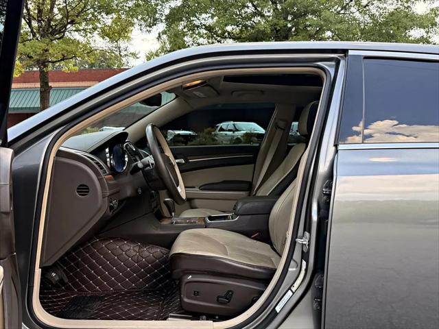 2012 Chrysler 300 Luxury Series
