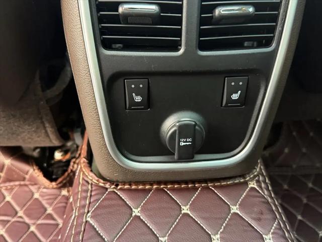 2012 Chrysler 300 Luxury Series