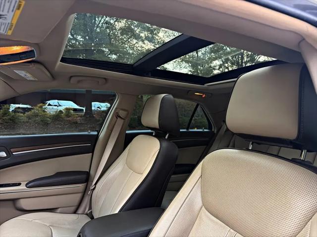2012 Chrysler 300 Luxury Series