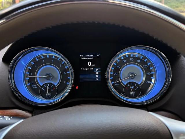 2012 Chrysler 300 Luxury Series