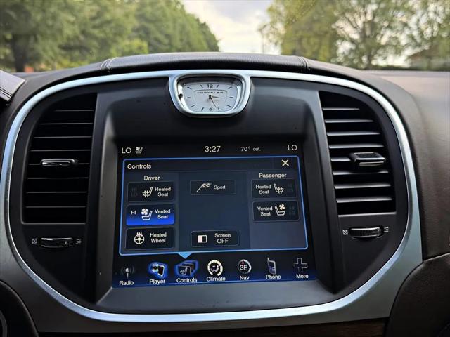 2012 Chrysler 300 Luxury Series