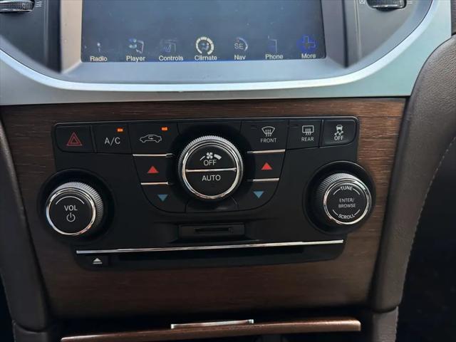 2012 Chrysler 300 Luxury Series