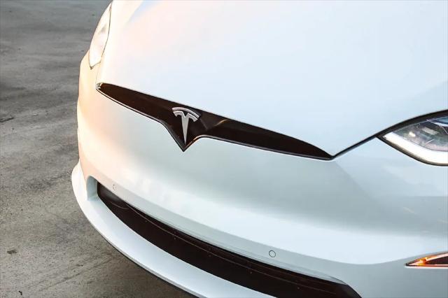 2023 Tesla Model X Standard Range
