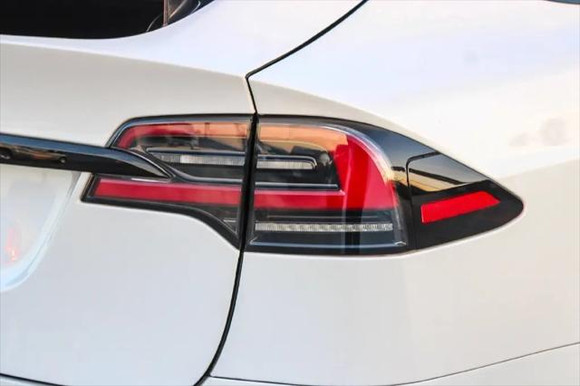 2023 Tesla Model X Standard Range
