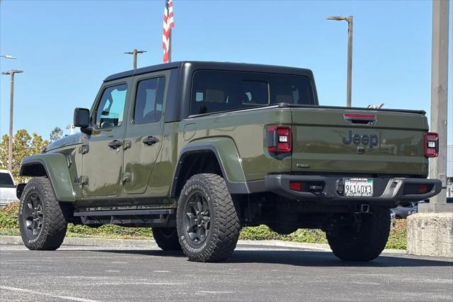 2022 Jeep Gladiator Sport