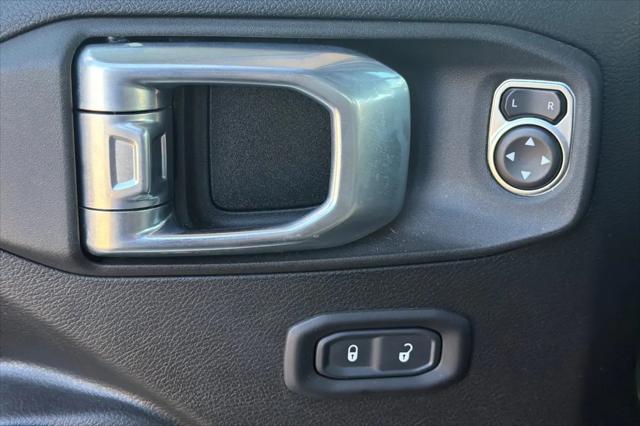 2022 Jeep Gladiator Sport
