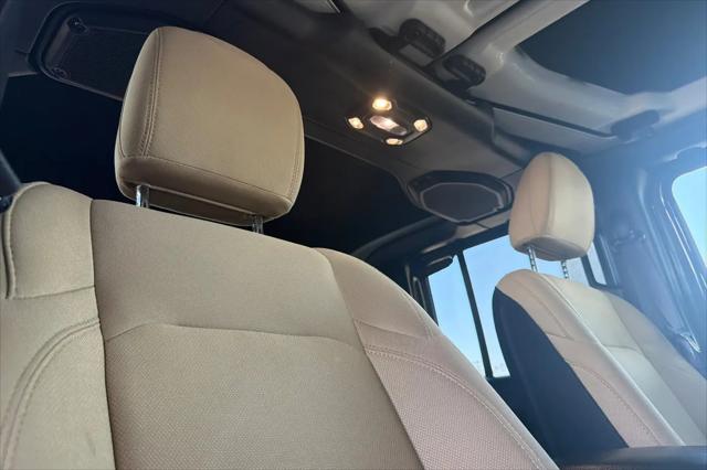 2022 Jeep Gladiator Sport