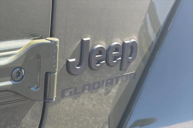 2022 Jeep Gladiator Sport