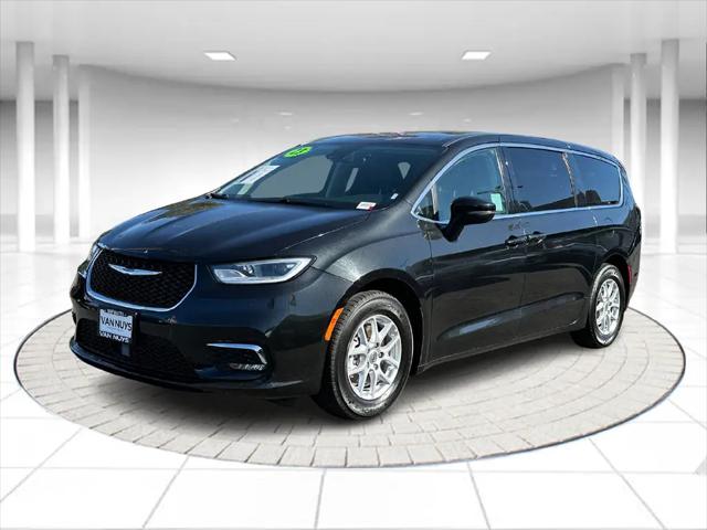 2023 Chrysler Pacifica Touring L for sale in Van Nuys, CA