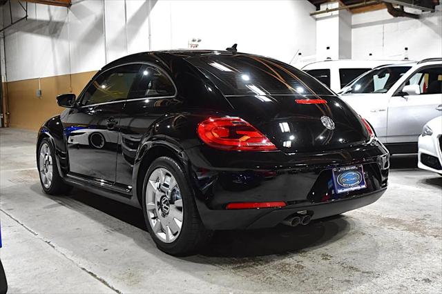 2012 Volkswagen Beetle 2.5L w/Sound/Nav PZEV