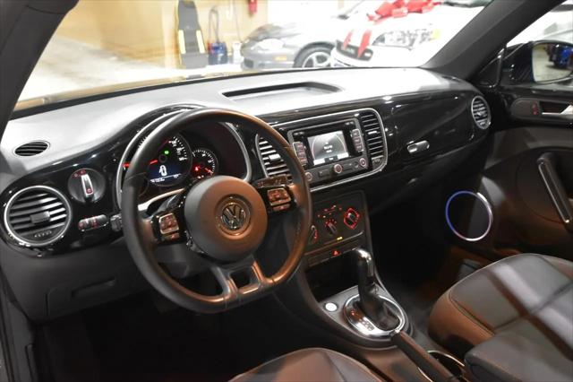 2012 Volkswagen Beetle 2.5L w/Sound/Nav PZEV