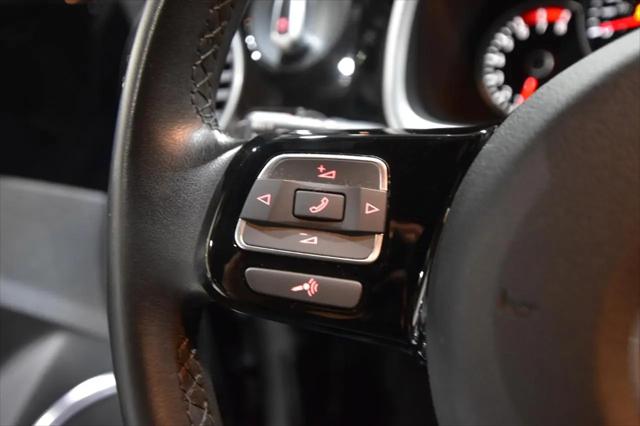 2012 Volkswagen Beetle 2.5L w/Sound/Nav PZEV