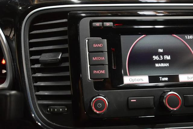 2012 Volkswagen Beetle 2.5L w/Sound/Nav PZEV