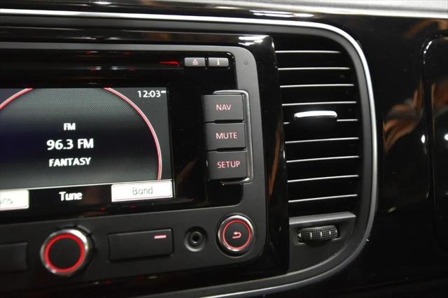 2012 Volkswagen Beetle 2.5L w/Sound/Nav PZEV