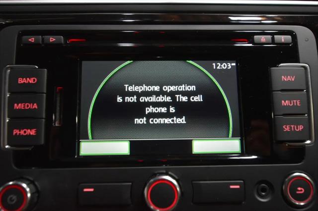 2012 Volkswagen Beetle 2.5L w/Sound/Nav PZEV