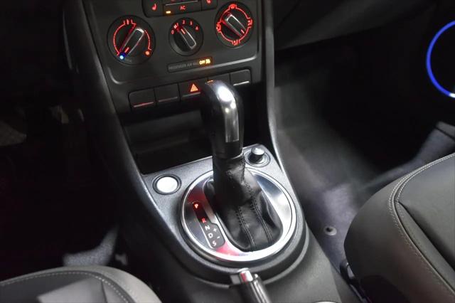2012 Volkswagen Beetle 2.5L w/Sound/Nav PZEV