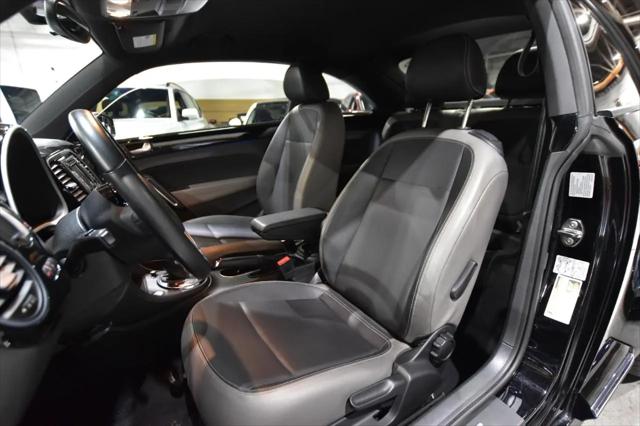 2012 Volkswagen Beetle 2.5L w/Sound/Nav PZEV