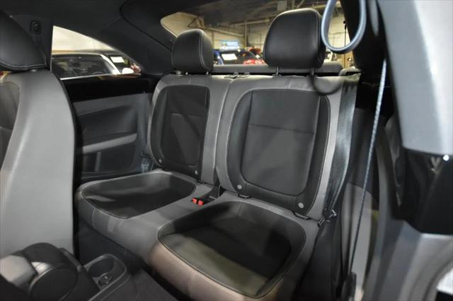 2012 Volkswagen Beetle 2.5L w/Sound/Nav PZEV