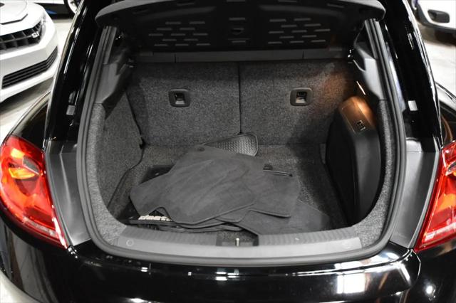 2012 Volkswagen Beetle 2.5L w/Sound/Nav PZEV