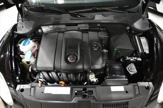 2012 Volkswagen Beetle 2.5L w/Sound/Nav PZEV