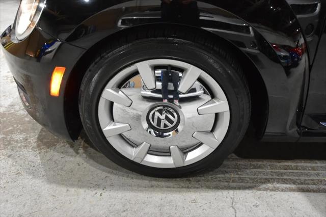 2012 Volkswagen Beetle 2.5L w/Sound/Nav PZEV