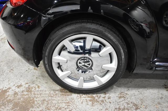 2012 Volkswagen Beetle 2.5L w/Sound/Nav PZEV