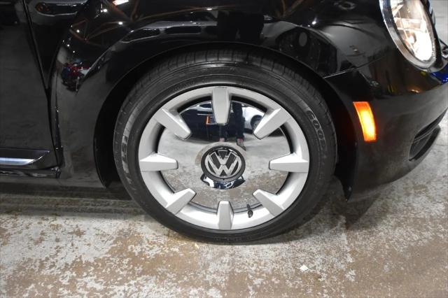 2012 Volkswagen Beetle 2.5L w/Sound/Nav PZEV