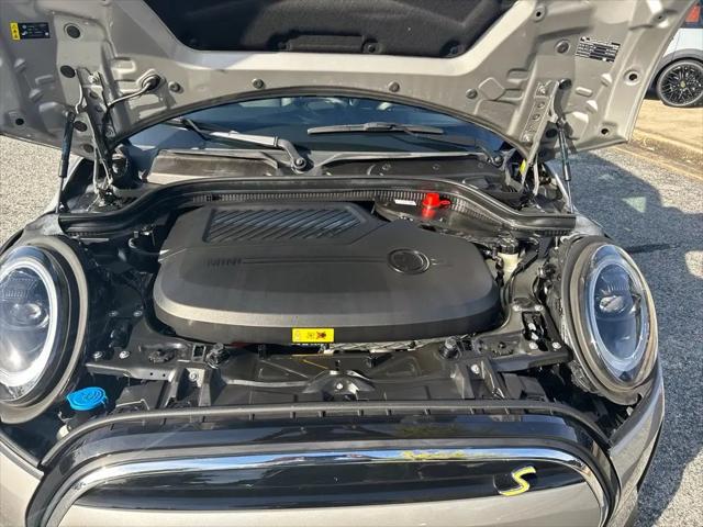 2024 MINI SE Hardtop Cooper