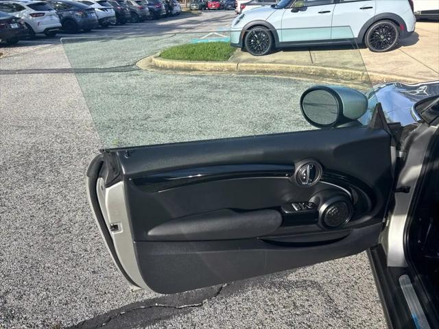 2024 MINI SE Hardtop Cooper