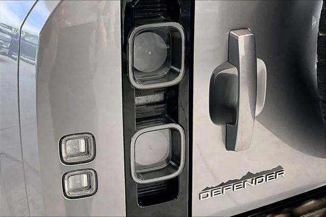 2020 Land Rover Defensor 110 X