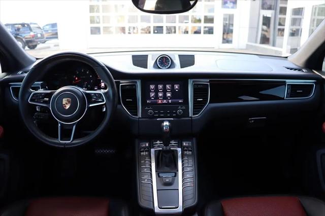 2017 Porsche Macan Macan