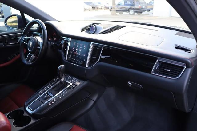 2017 Porsche Macan Macan