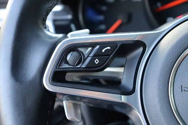 2017 Porsche Macan Macan