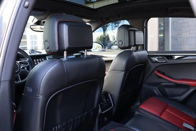 2017 Porsche Macan Macan