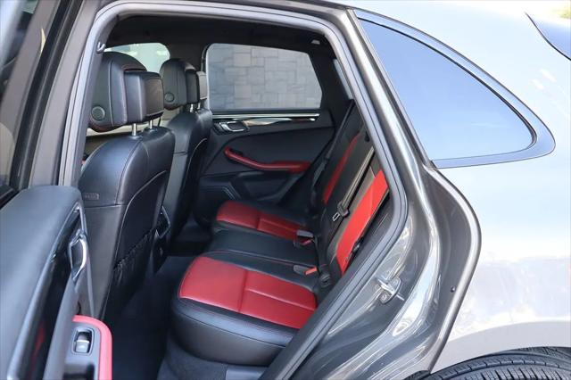 2017 Porsche Macan Macan