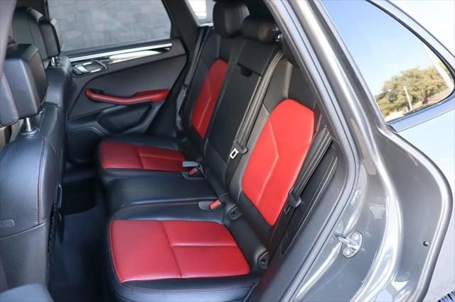 2017 Porsche Macan Macan