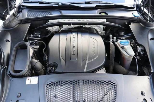2017 Porsche Macan Macan