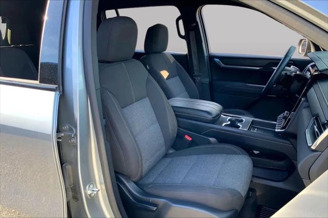 2026 GMC Acadia Elevation AWD