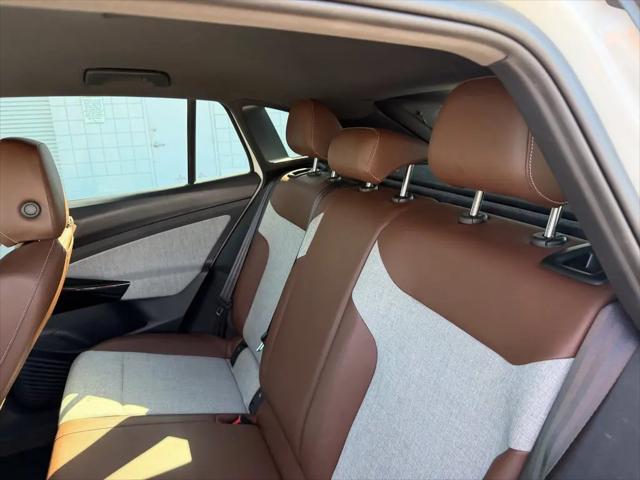 2023 Volkswagen ID.4 Pro