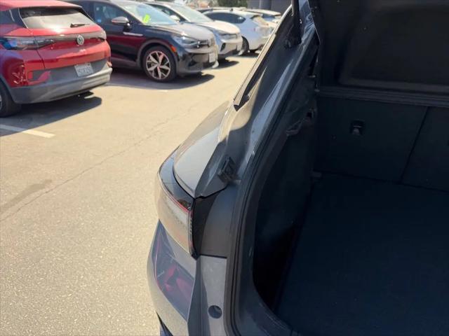 2023 Volkswagen ID.4 Pro