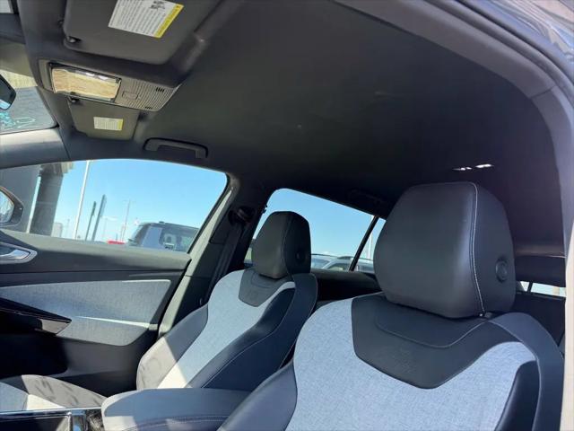 2023 Volkswagen ID.4 Pro