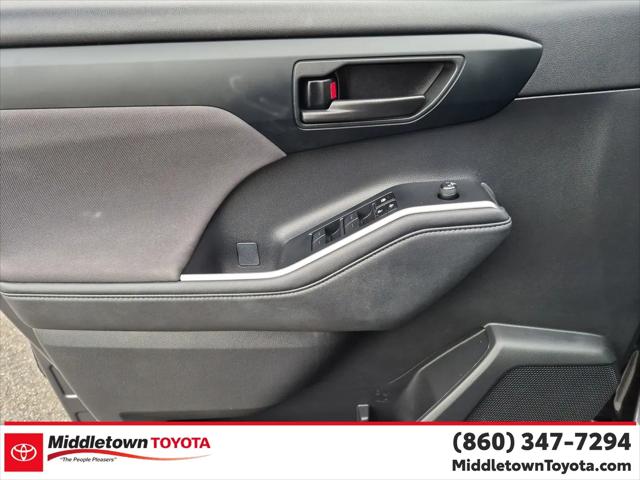2023 Toyota Highlander Hybrid LE