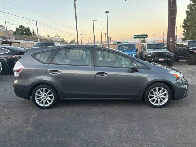 2013 Toyota Prius v Five