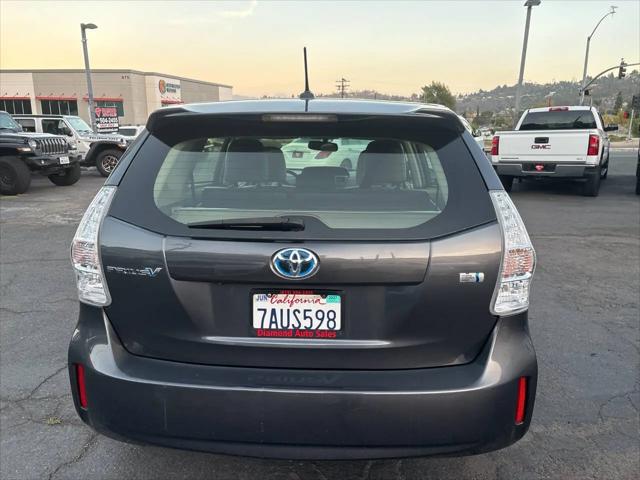 2013 Toyota Prius v Five