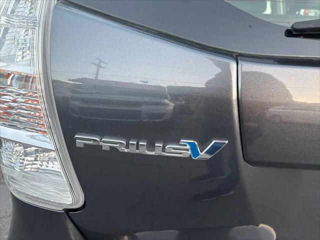 2013 Toyota Prius v Five