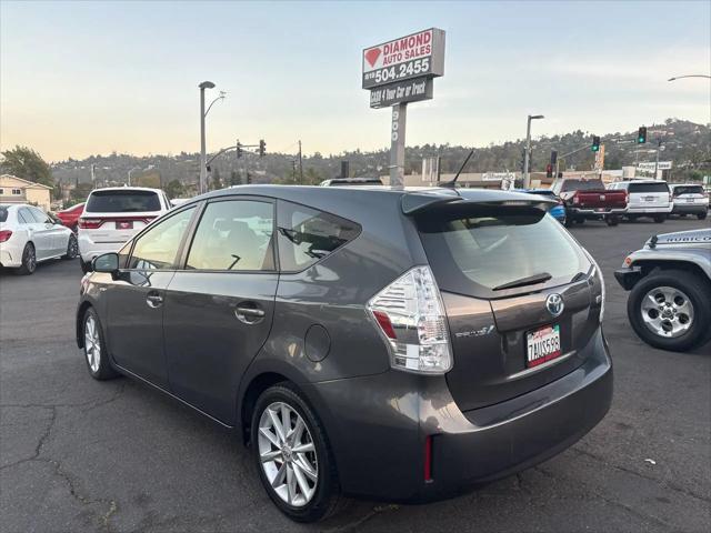 2013 Toyota Prius v Five