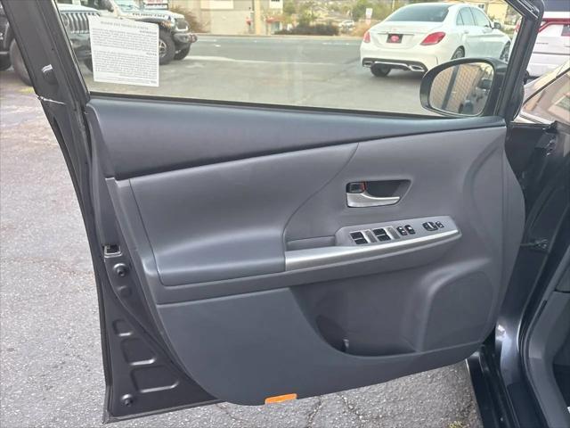 2013 Toyota Prius v Five
