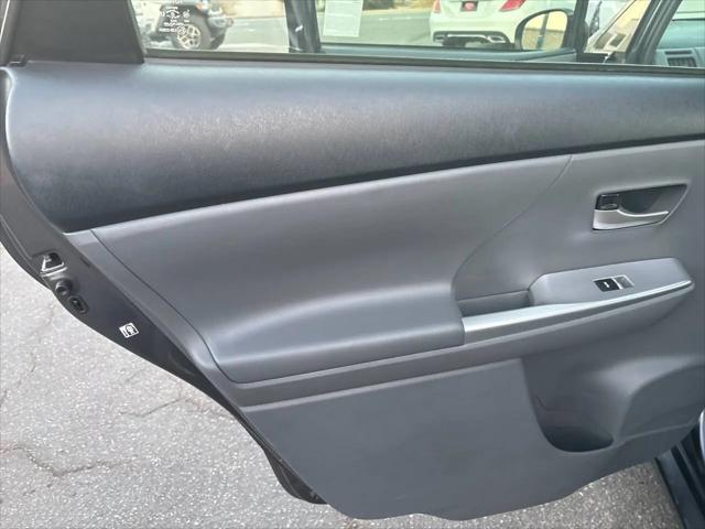 2013 Toyota Prius v Five