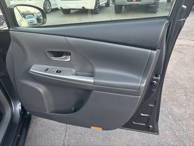 2013 Toyota Prius v Five