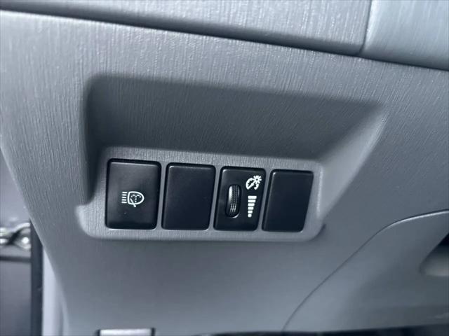 2013 Toyota Prius v Five